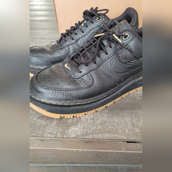 Nike Air Force 1 Luxe Black and Gold Size 10.5 - Picture 12 of 16
